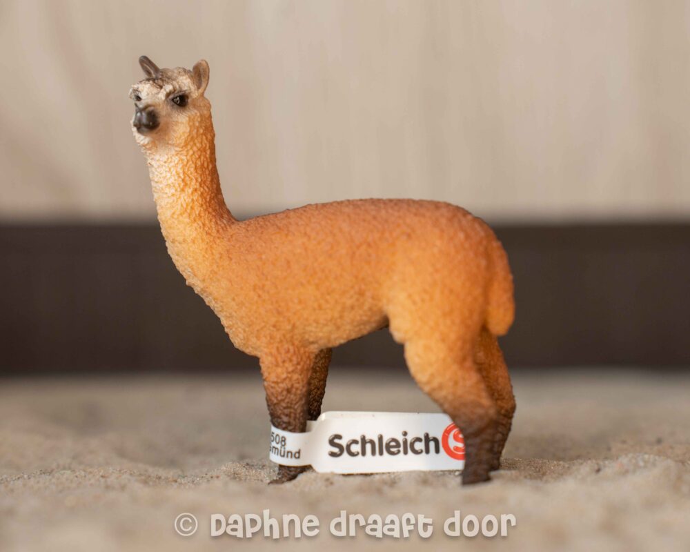 Alpaca met vaan 13703