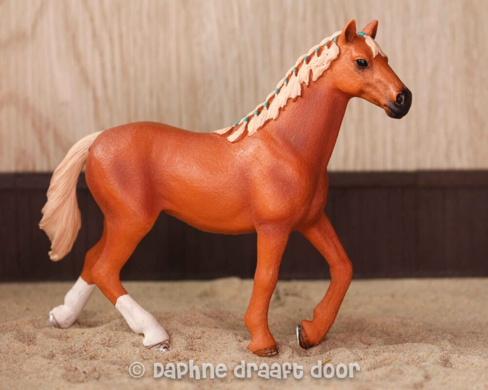 Engels volbloed merrie uit set 42360