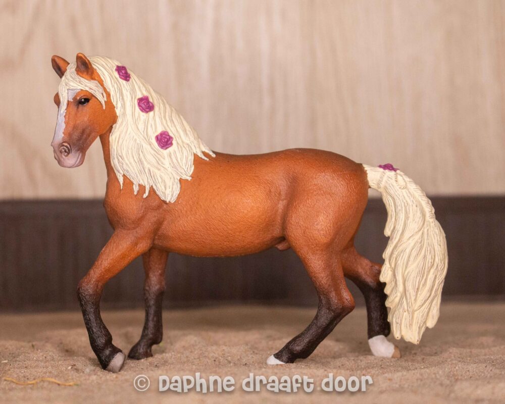 Paso Fino hengst uit set 42468