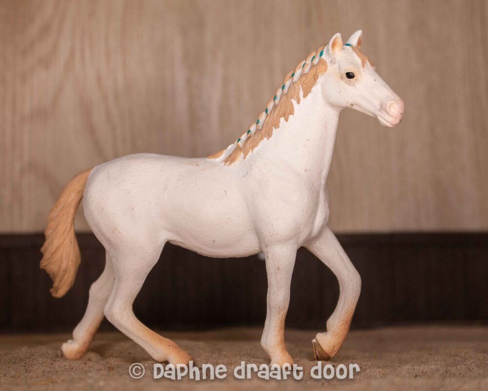 Engels volbloed merrie uit adventskalender 97780