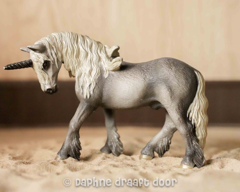 Zwarte woud elfenpaard 70413