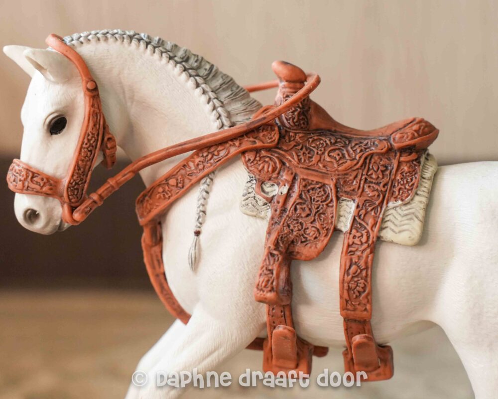 Schleich zadel en hoofdstel - westernset met wit dekje