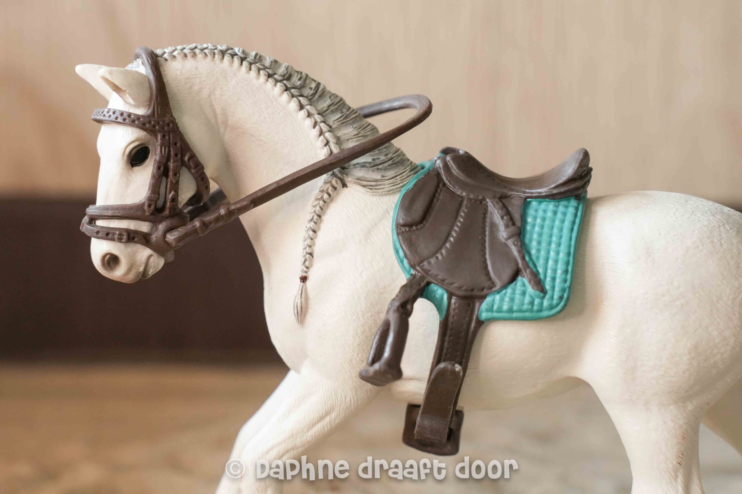 Schleich zadel en hoofdstel - donkerbruine set met aqua dekje