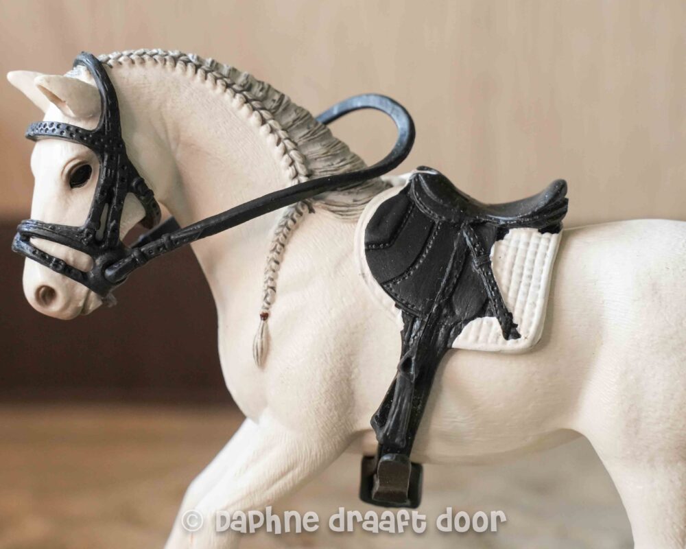 Schleich zadel en hoofdstel - zwarte set met wit dekje