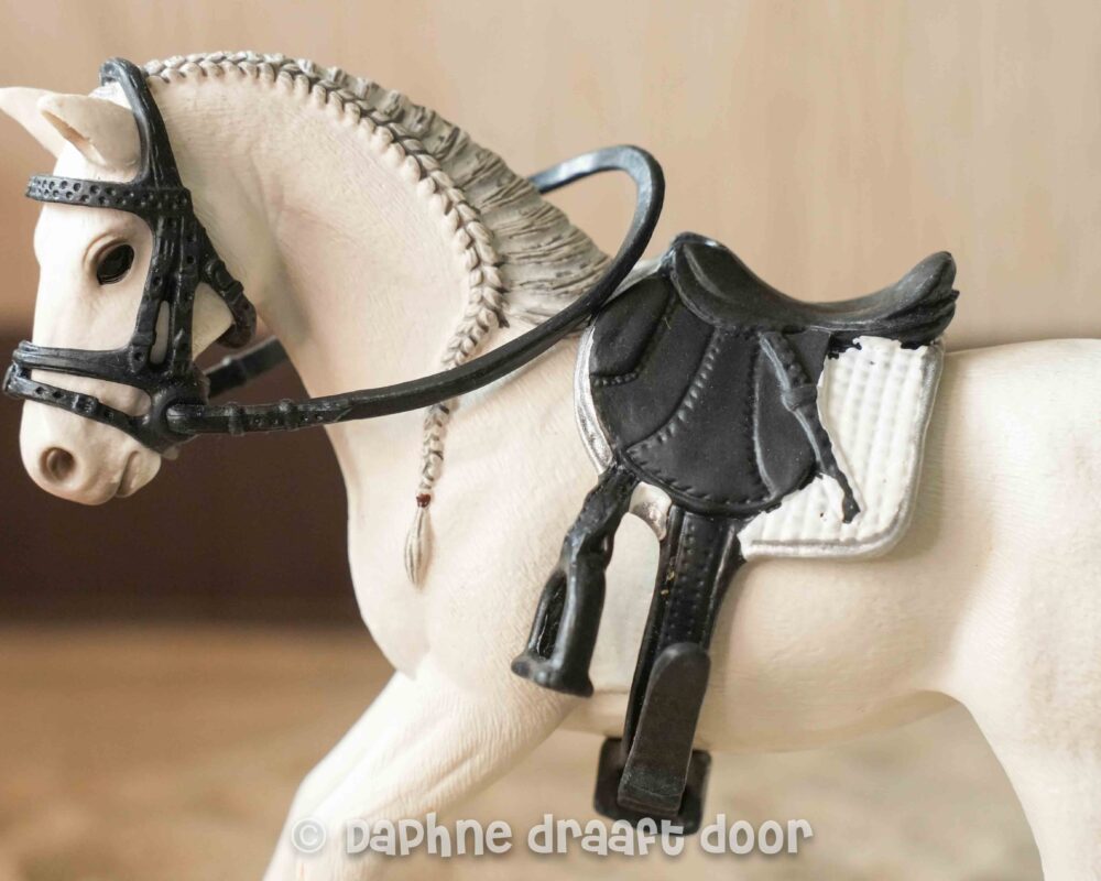 Schleich zadel en hoofdstel - zwarte set met wit zilver dekje