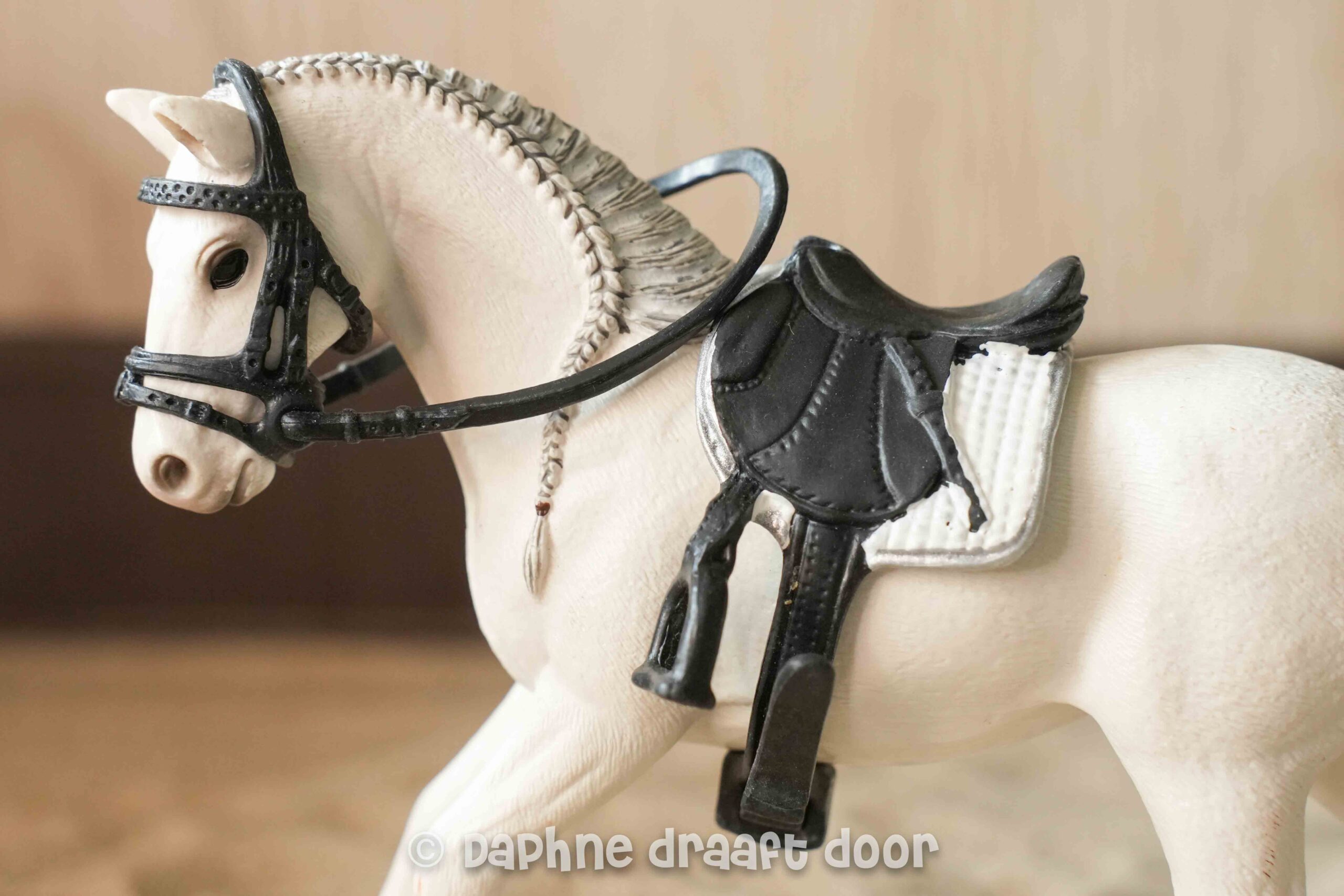 Schleich zadel en hoofdstel - zwarte set met wit zilver dekje