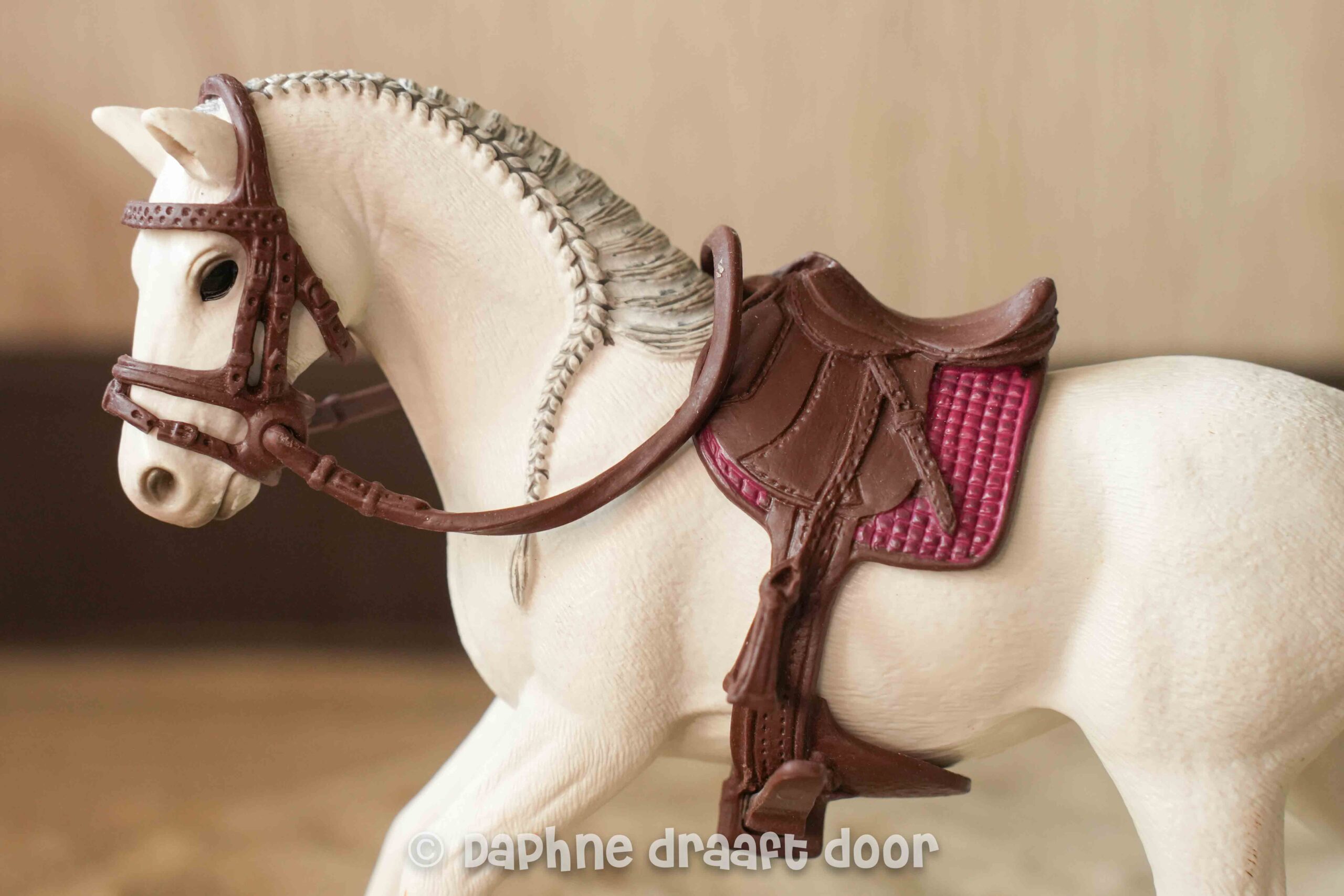 Schleich zadel en hoofdstel - springset met rood dekje