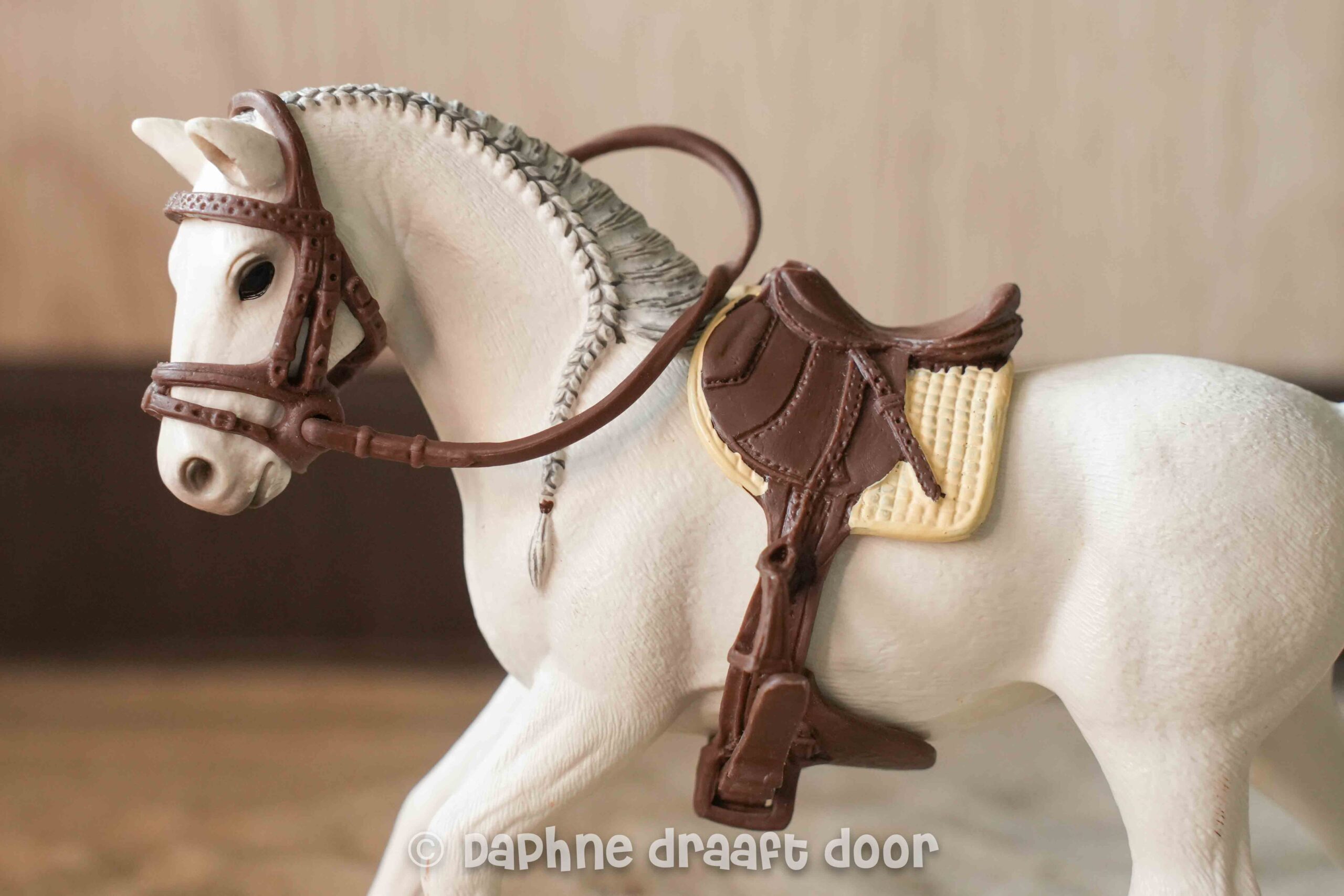 Schleich zadel en hoofdstel - springset met creme dekje