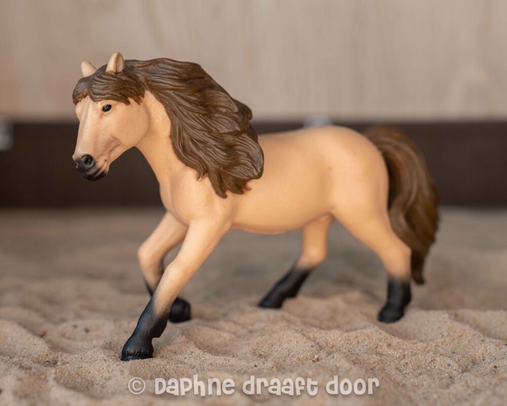 Ijslander hengst uit set 42609