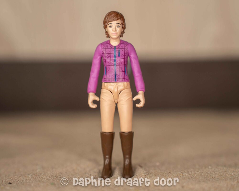 Vrouw met beweegbare armen en benen