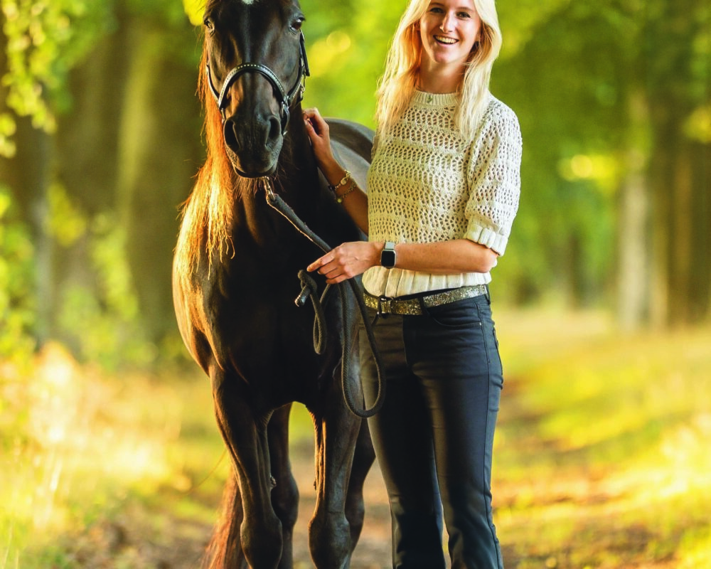 Poster Daphne + Uria in het bos